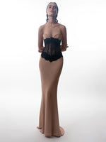 Cargar imagen en el visor de la galería, YUYU NUDE STRAPLESS MAXI DRESS
